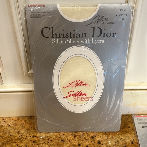 NWT🩷 CHRISTIAN DIOR L’ALLURE 2 PAIRS CONTROL TOP SANDALFOOT SIZE 3 ALABASTER - Picture 3 of 6
